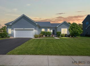 333 Cloverlane Dr, Sycamore, IL 60178