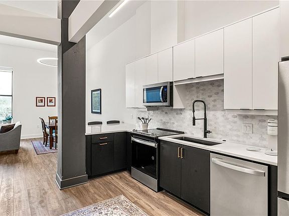 3rd image of 108 Park Pl #306