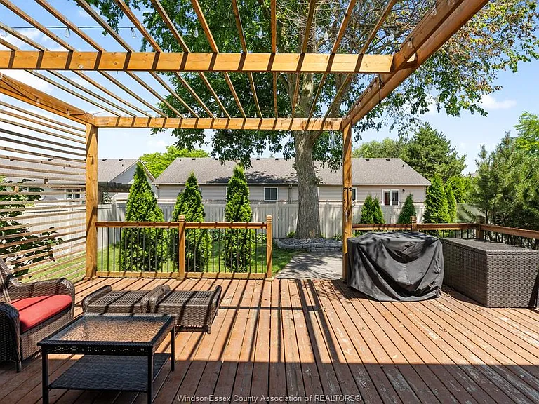 1376 Lakeview Ave — Photo 39