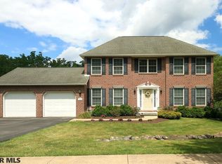 901 Teaberry Ln, State College, PA 16803