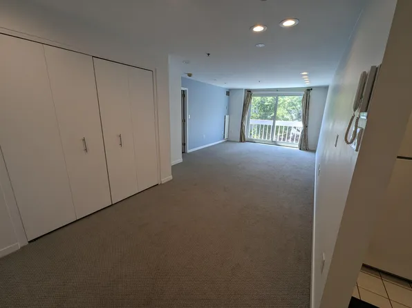 950 Massachusetts Ave APT 3C, Cambridge, MA 02139