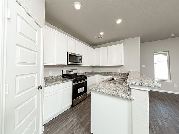 5th image of 2541 Hawks Eye Dr