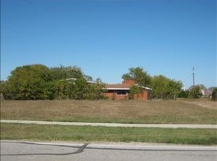1025 W Parkerville Rd, Desoto, TX 75115
