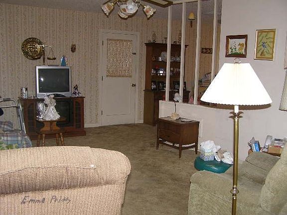 2nd image of 2210 Catalina Dr