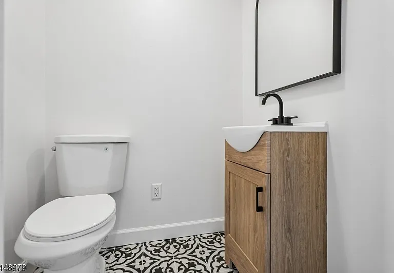 54 Canterbury Dr — Photo 17
