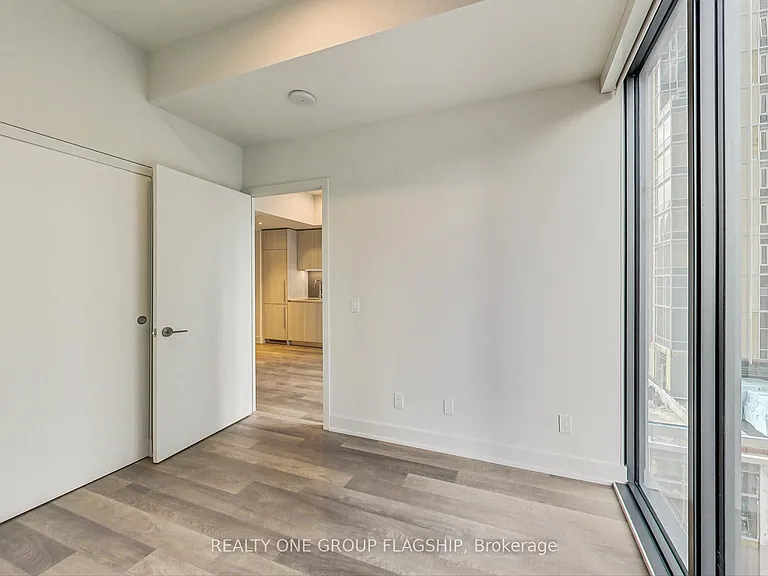 8 Cumberland St #701 — Photo 13