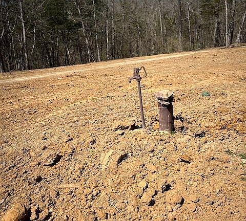 3rd image of 400 Hill Side Rd