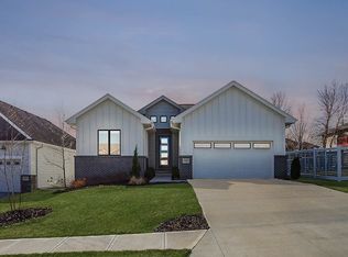 15483 Ogden Cir, Omaha, NE 68116