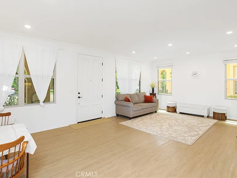 41 Kempton — Photo 5