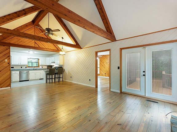 5th image of 144 Wolf Ridge Ln