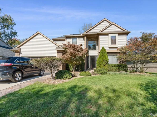 30148 Willow Springs Rd, Flat Rock, MI 48134