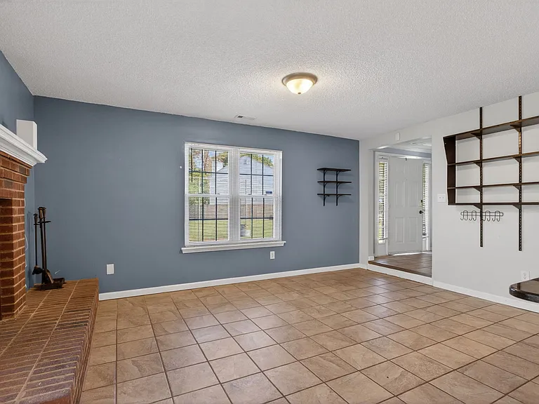 4718 Greenlaw Dr — Photo 6