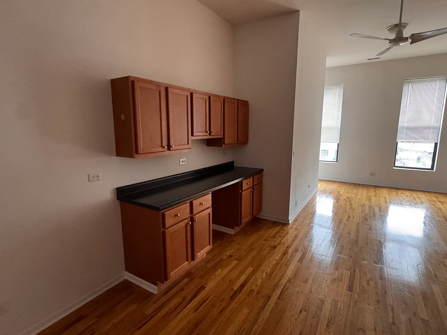 1 bed, 650 sqft, $1,575 — Photo 3