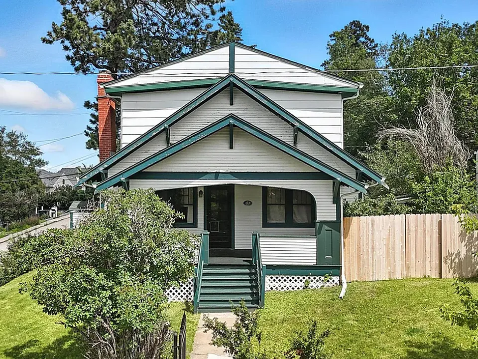 212 May St