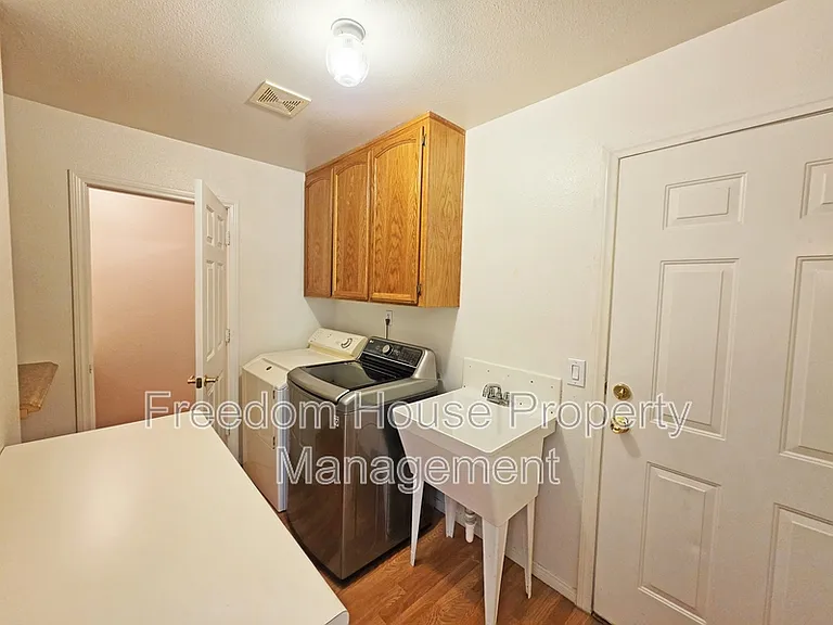 2250 S Ambush St — Photo 31