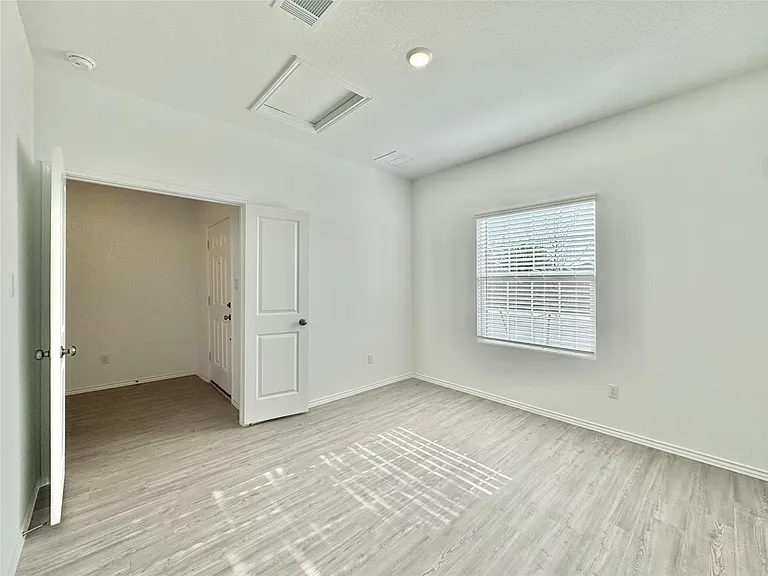 1316 Acorn Oak Dr — Photo 8