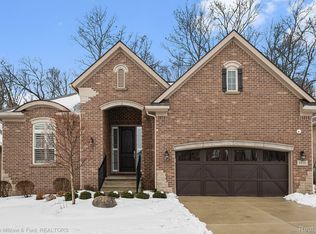 5516 Woodfall Rd, Clarkston, MI 48348