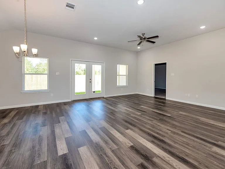 1683 County Road 3556 — Photo 3