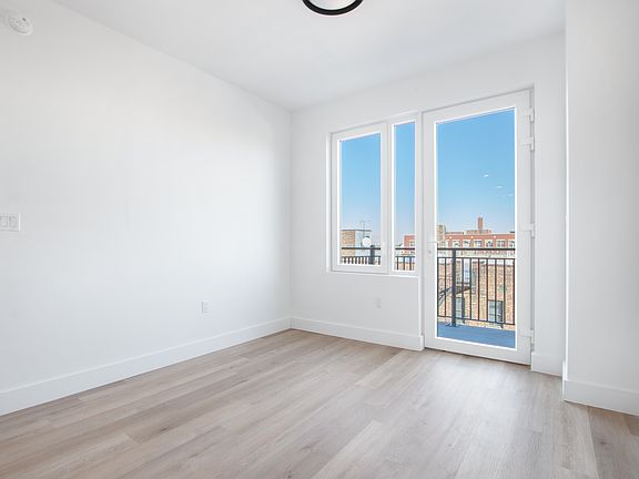 4th image of 2045 Ocean Ave APT 701