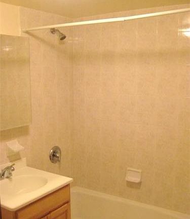 2nd image of 146 W 76th St APT 1R