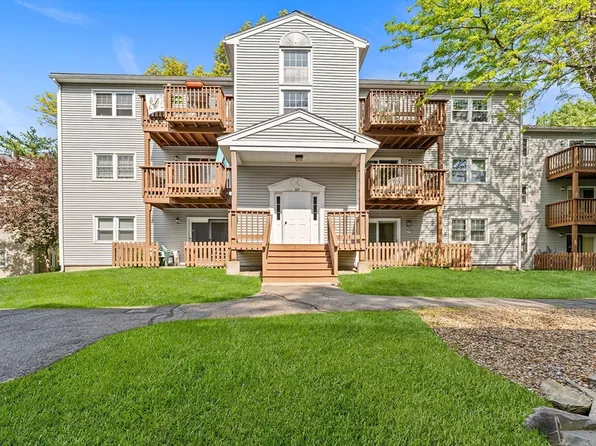 365 Aiken Ave APT 11, Lowell, MA 01850