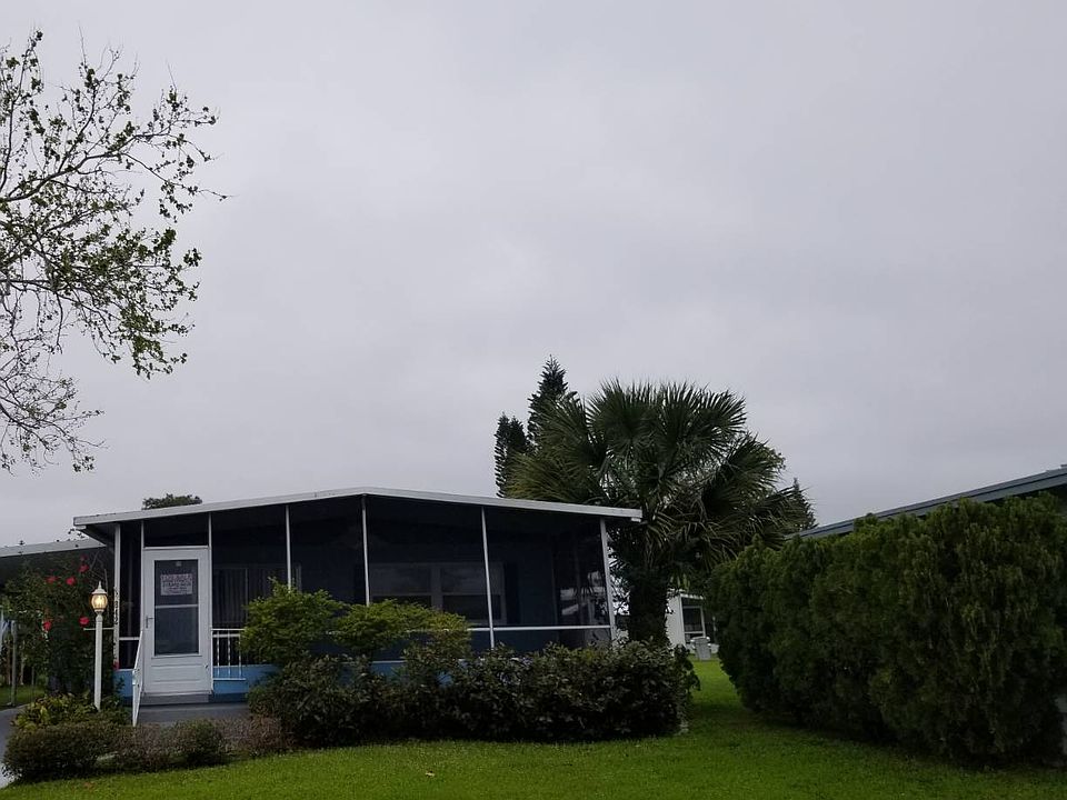 1st image of 842 Mango Dr