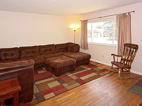 5th image of 8207 Topaz Dr