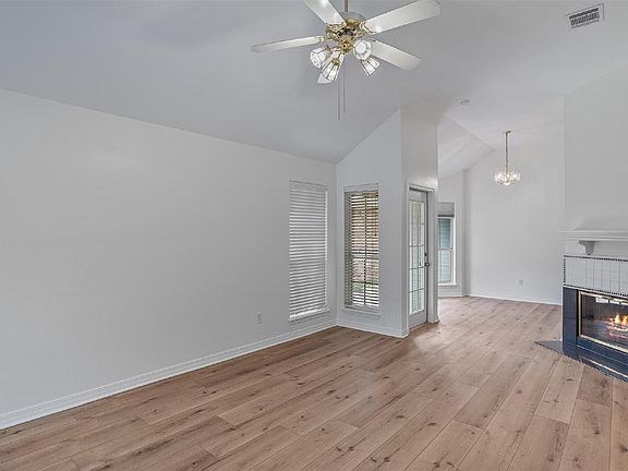 5th image of 1435 Williamsburg Dr