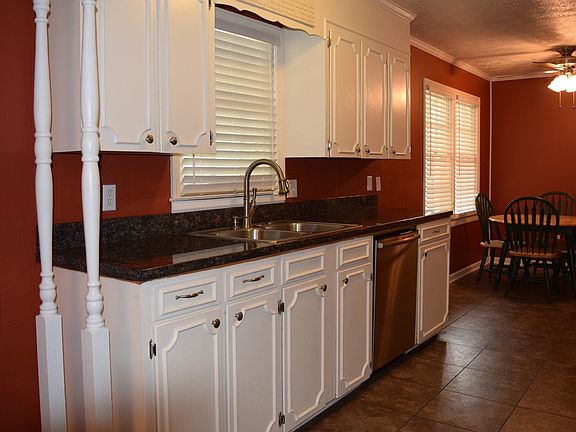 3rd image of 180 Van Deman Ct