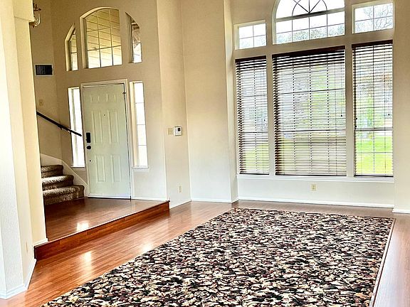 4th image of 2904 Wren Cir