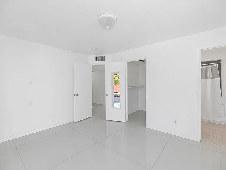 4222 E Indianola Ave — Photo 16