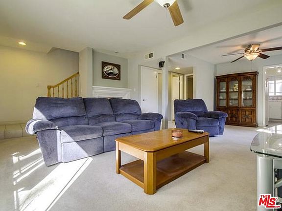 3rd image of 10233 White Oak Ave Unit 1