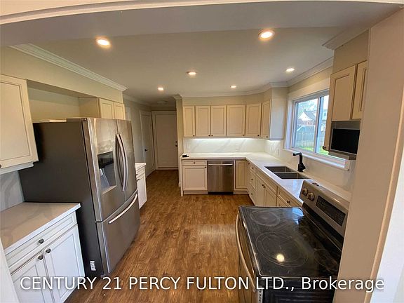 5th image of 40 Macnaughton Dr