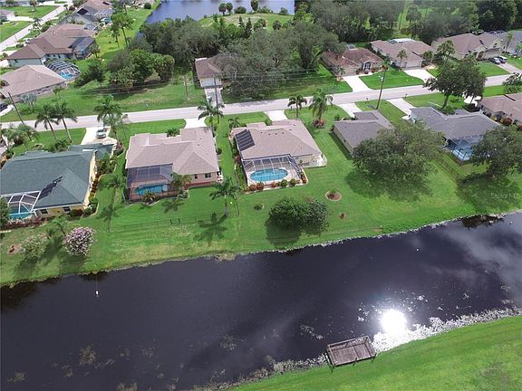 5th image of 703 Rotonda Cir