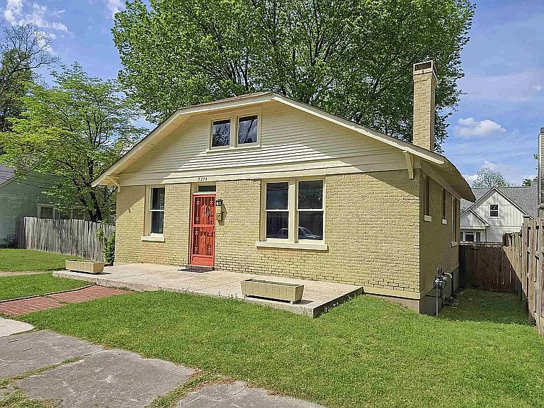 1st image of 2274 Vinton Ave