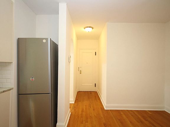 3rd image of 14809 Northern Blvd APT 4N