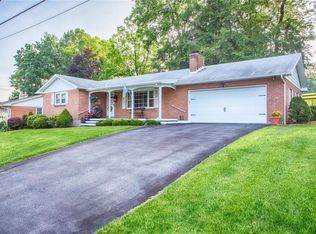 131 Forest Dr, Nazareth, PA 18064