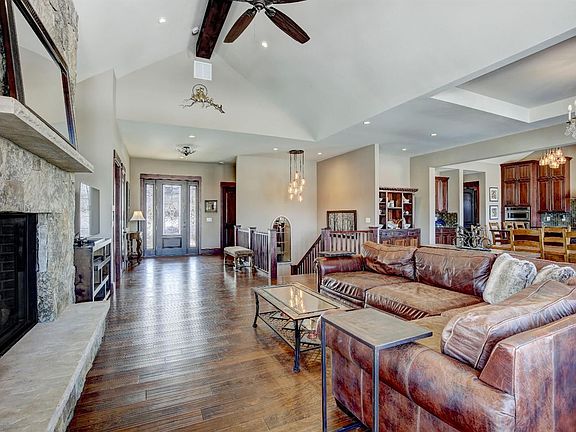 4th image of 64 Big Sage Ct