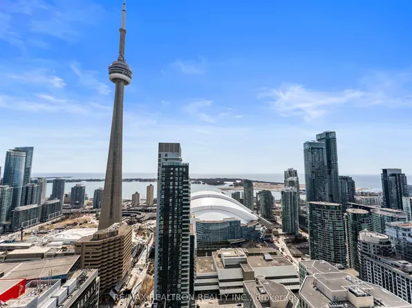 15 Mercer St #4106, Toronto, ON M5V 1H2