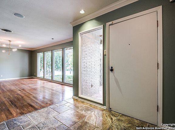 4th image of 700 Morningside Dr
