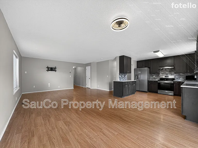 661 NW Connell Ave — Photo 8