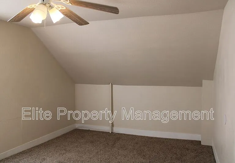 1026 W 13th St — Photo 14
