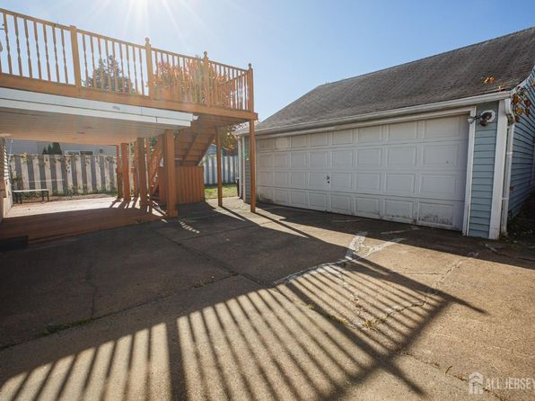373 Hyatt St, Avenel, NJ 07001