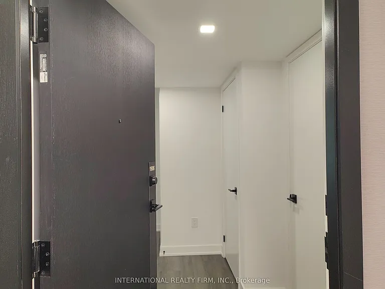 609 Sherbourne St #1906 — Photo 5