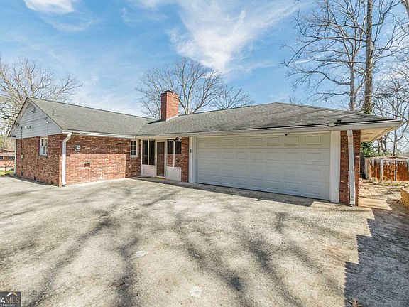 4th image of 2110 Lavista Cir