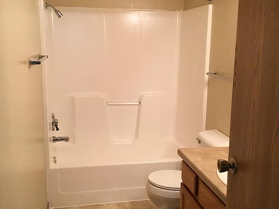 Bathroom tub_02172022