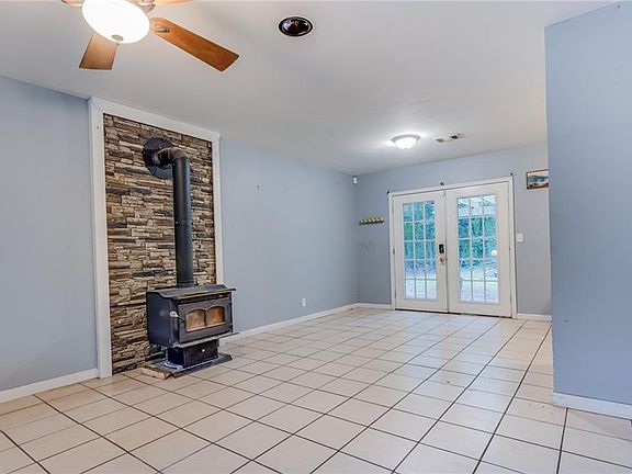 4th image of 22 N Turner Ln
