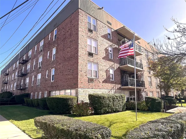 60 Hempstead Avenue #1I, Lynbrook, NY 11563