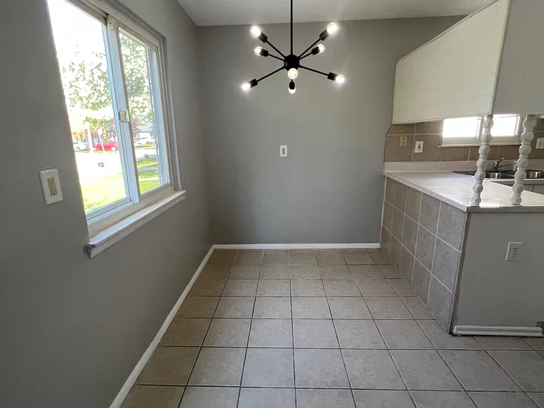 20836 Woodward St — Photo 5