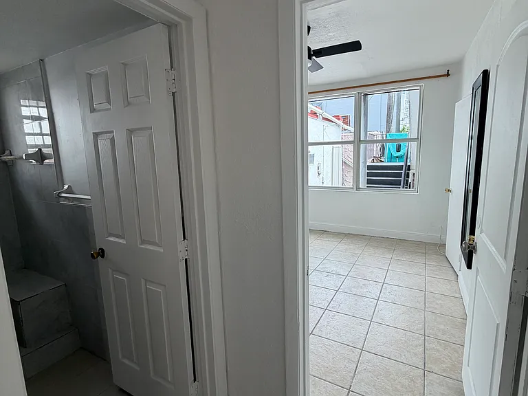 404 NE 26th Ter #400 — Photo 8